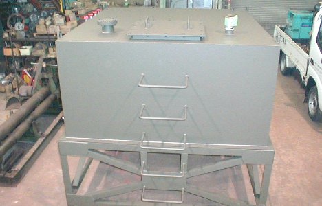 ステンレス製燃料タンク